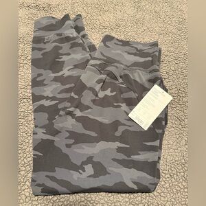 Athleta Salutation Black and Gray Camo Joggers